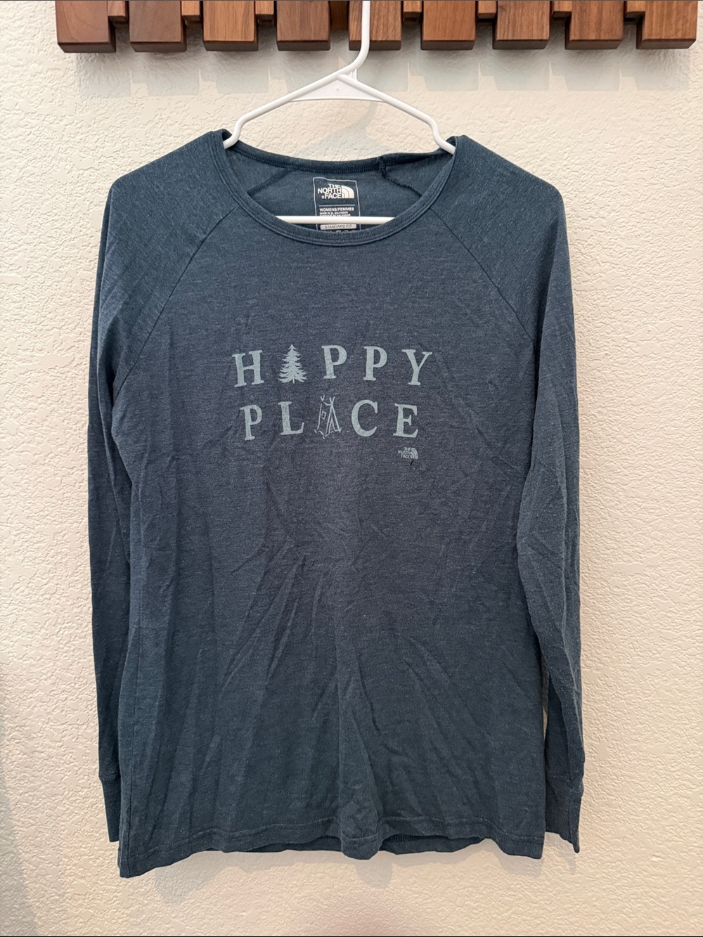 The North Face Women's Happy Place Long-Sleeve Tee - Slate